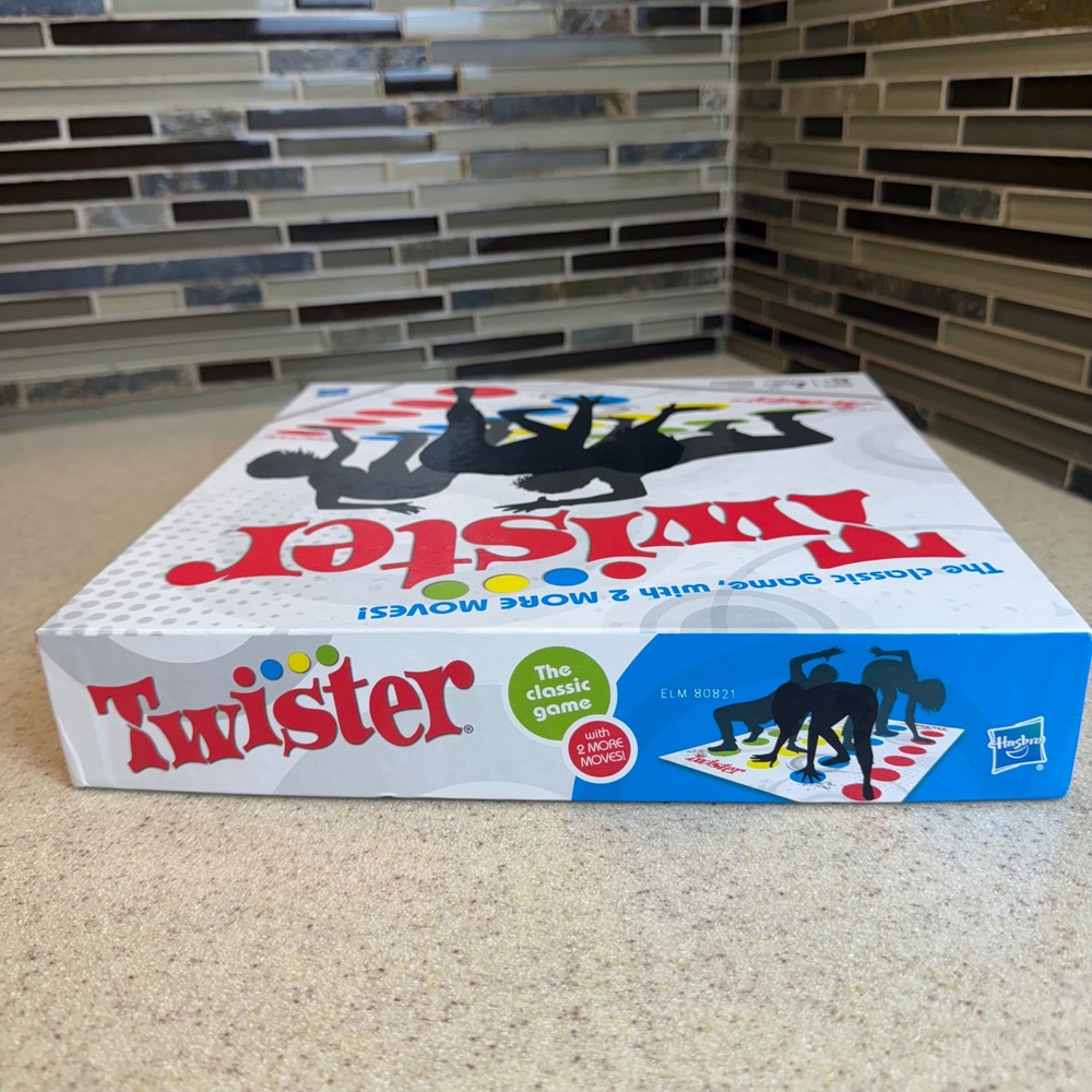 Hasbro Twister Classic Party Game 2012 Edition 2 More Moves Ages 6+ Complete - Picture 5 of 10